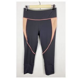 Victoria’s Secret VSX Sport Knockout Capri Leggings